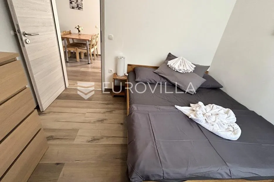 vir, atraktivna apartmanska kuća s 4 stambene jedinice udaljene 150 m od plaže - slika 58