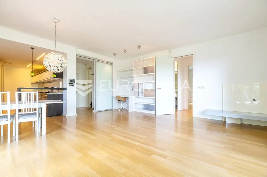cmrok, prekrasan trosoban stan 110 m² - slika 6