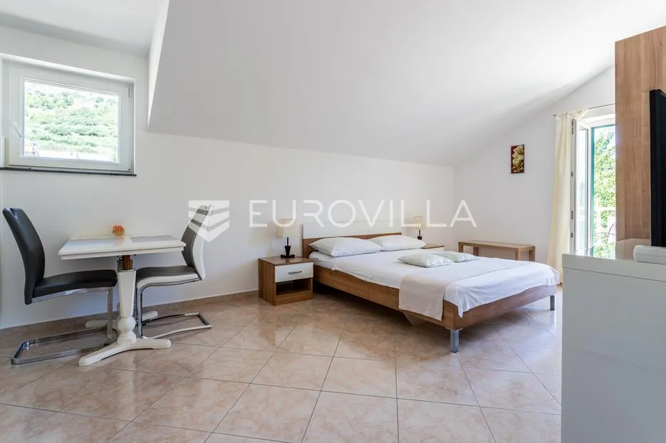 podstrana, mutogras, apartmanska kuća na prekrasnoj lokaciji - slika 18