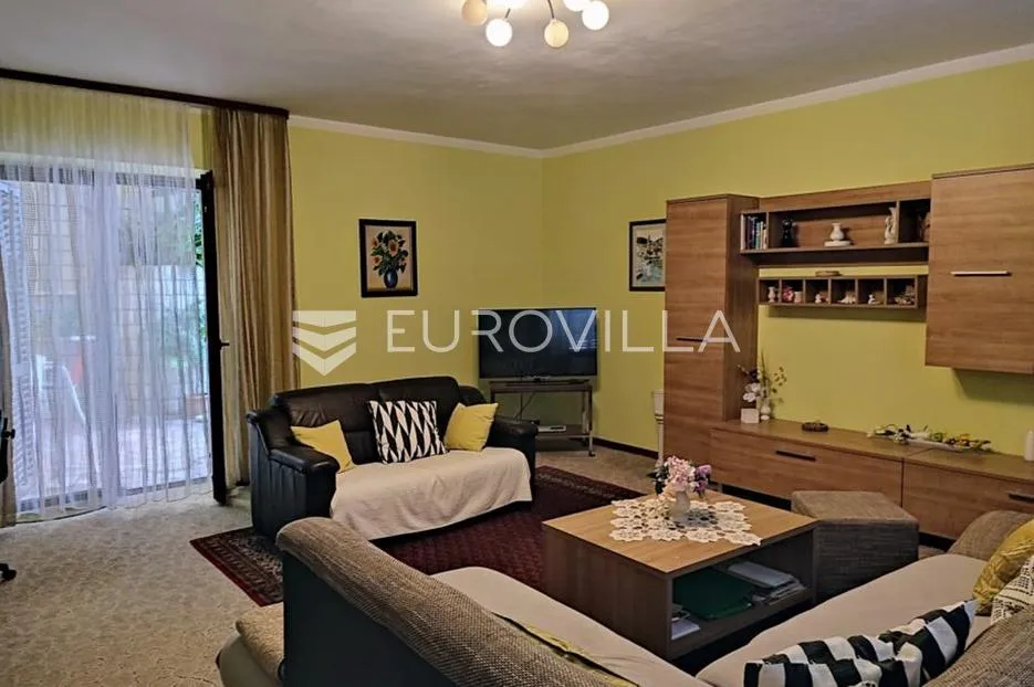 brač, pučišća, kamena kuća - slika 2