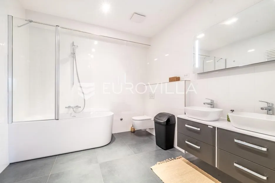 zagreb, medveščak, atraktivan četverosoban stan 121 m² - slika 7