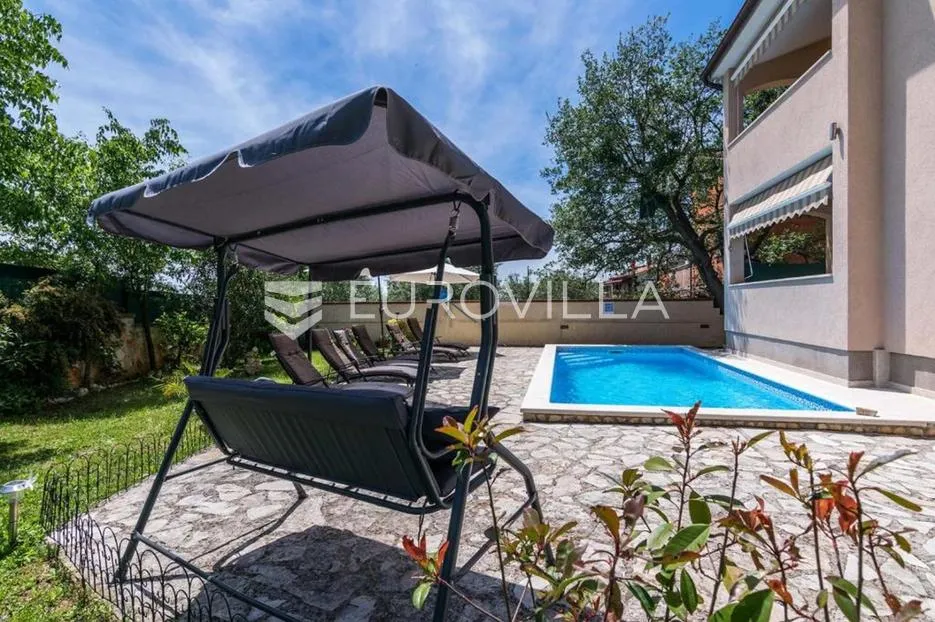 istra, pula, kuća s bazenom, teretanom i solarnim sustavom - slika 7