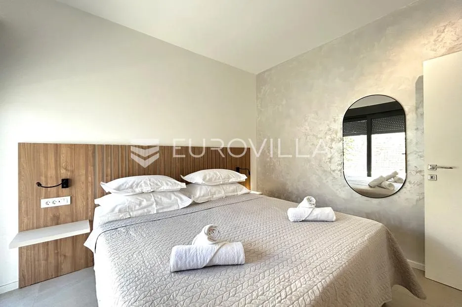 hvar, apartmanska vila sa pet uređenih apartmana - slika 15