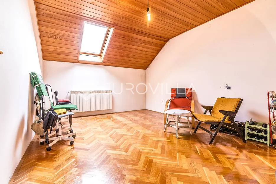 vrhovec, obiteljska kuća brp 355 m2 s prekrasnim pogledom na zelenilo - slika 8