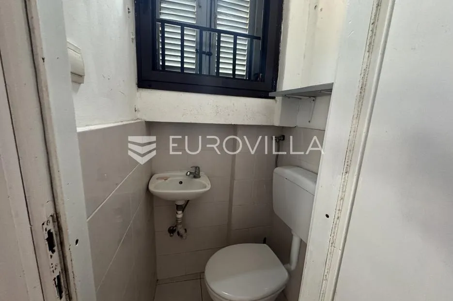 istra, rovinj, najam poslovnog prostora 20m2 u blizini glavnog trga - slika 5