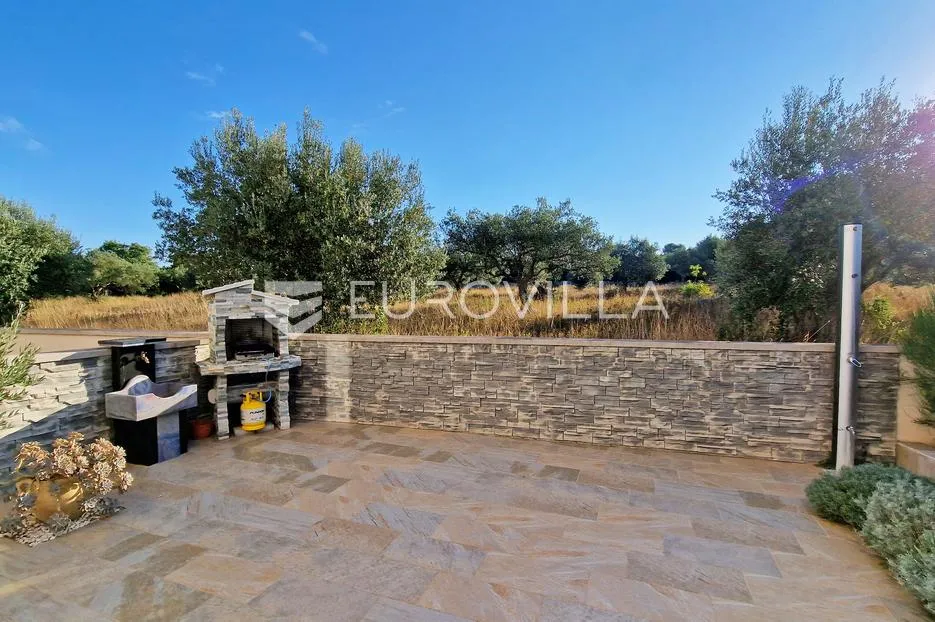 peroj, fažana, komforan stan 130 m² s vrtom 227 m² i prostranim suterenom - slika 8