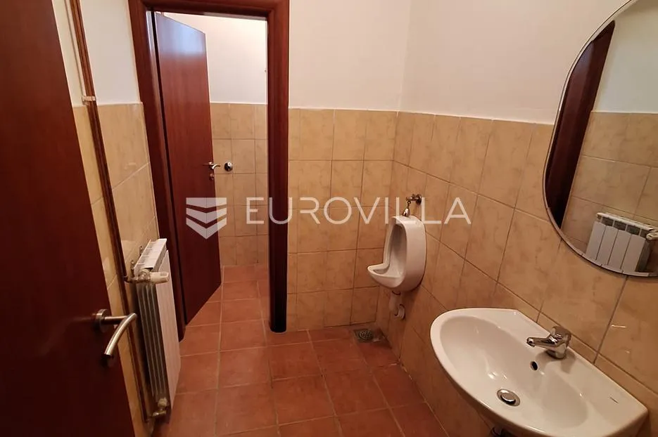 karlovac, stambeno poslovna zgrada 1000 m², višenamjenska mogućnost - slika 18