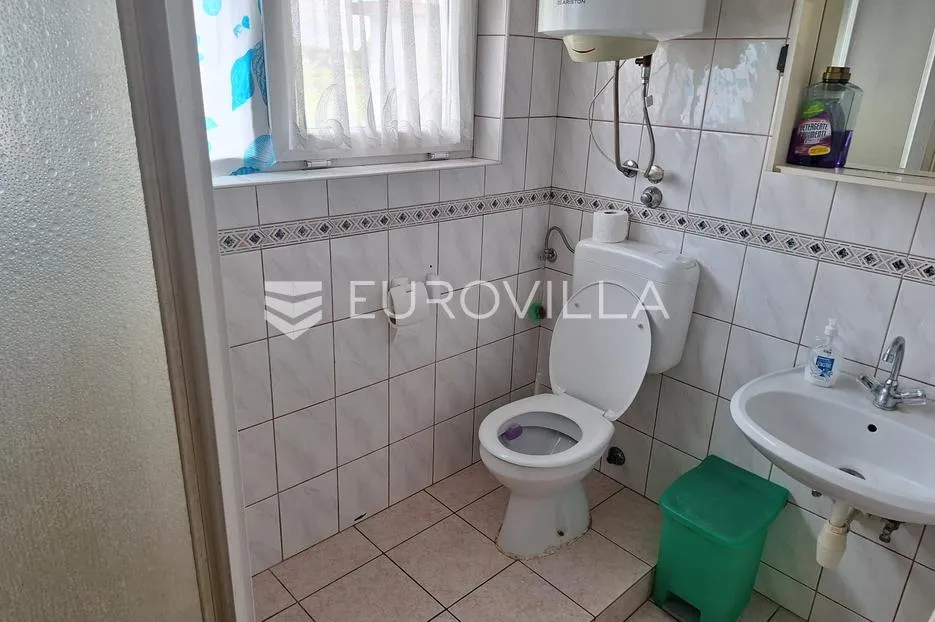 karlovac, rečica, kuća 140 m², gospodarske zgrade 350 m² - slika 8