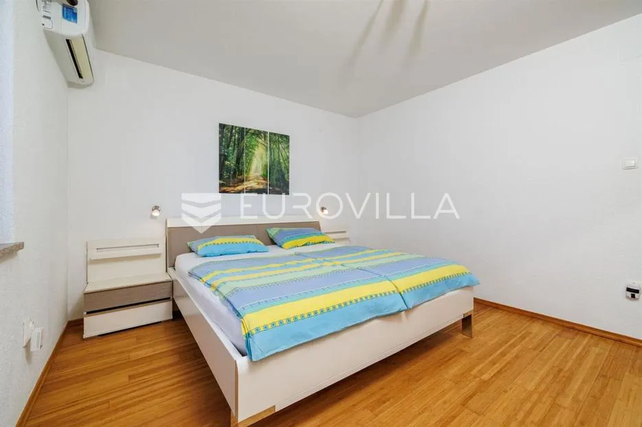 krk, punat, samostojeća kuća s dva apartmana po 100 m², studio apartman, bazen, garaža, sauna - slika 30