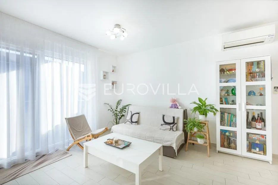 pula, moderan trosoban stan s apartmanom, vrtom i terasom, 136 m² - slika 5