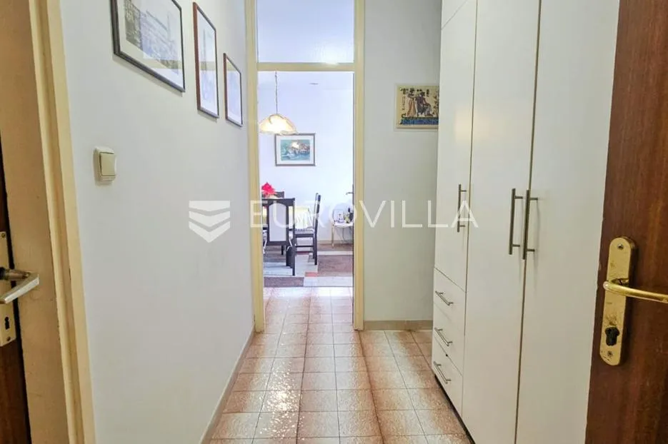 split, pujanke trosoban stan od 79 m² u zgradi te ostavu u podrumu - slika 14
