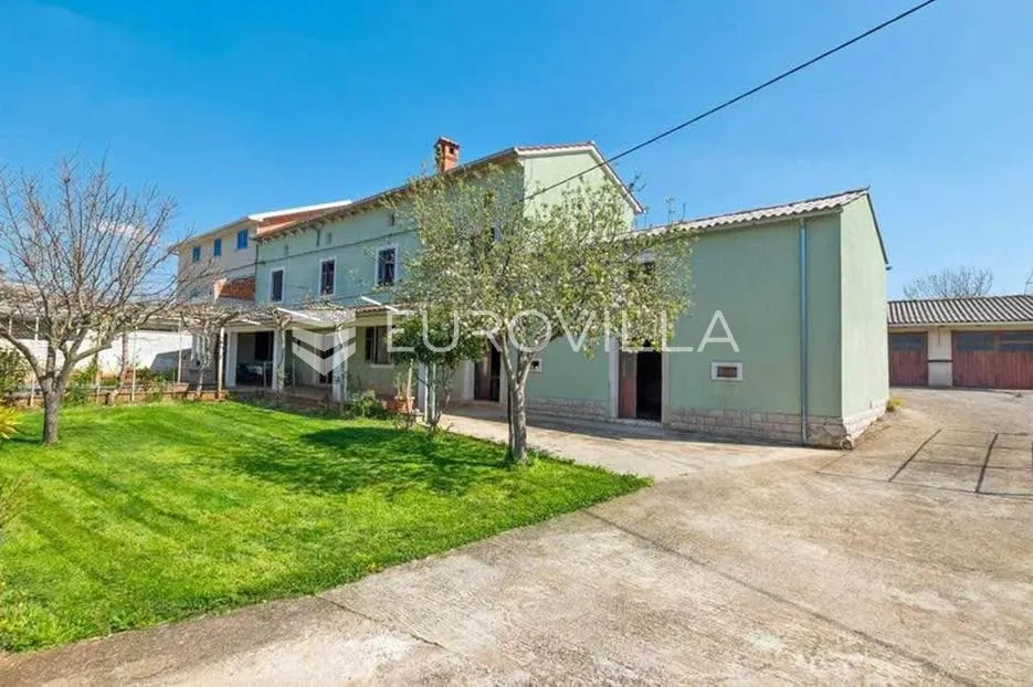 Istra, okolica Žminja, autentično istarsko imanje 320 m², garaža, pomoćni gospodarski objekt - Cere, Žminj