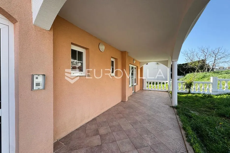 fažana, valbandon, raskošna vila s tri stambene jedinice, 360 m² - slika 4
