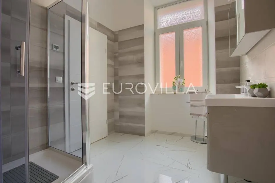 pula, moderan peterosoban stan u centru grada 140 m² - slika 16
