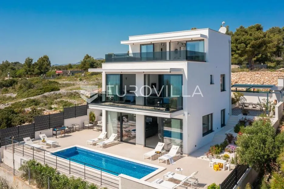 otok čiovo, okrug gornji - moderna vila s bazenom blizu mora - slika 1