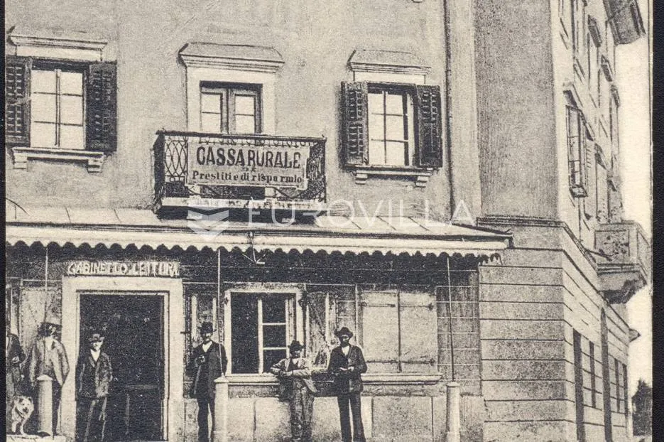 istra, oprtalj, troetažni stan kuća u nizu, jedinstvena nekretnina u strogom centru - slika 15