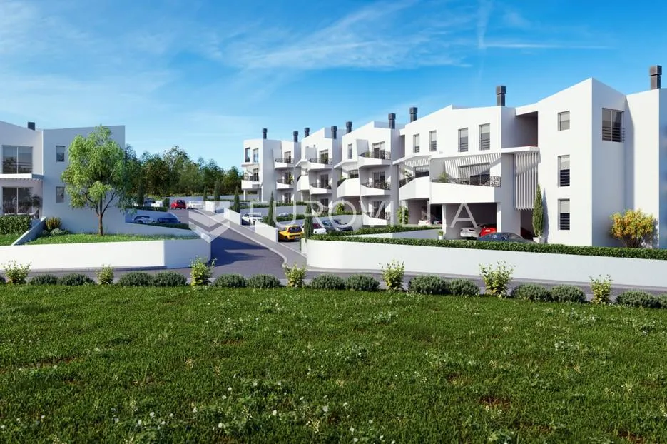 istra, pula, ekskluzivno građevinsko zemljište s dozvolama za 10 modernih zgrada, top lokacija - slika 2