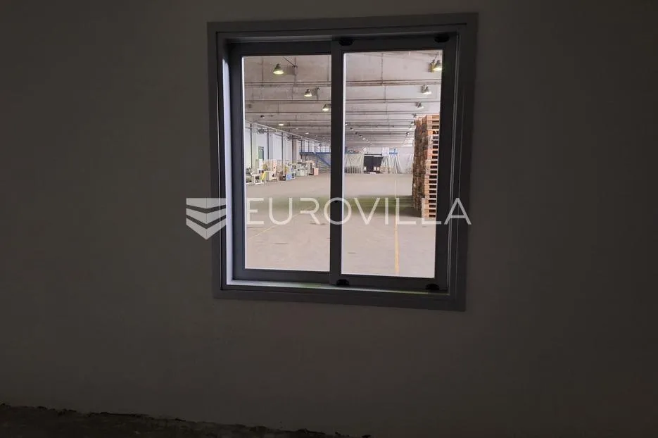 karlovac, ilovac, skladište 3300 m², odlična lokacija - slika 8