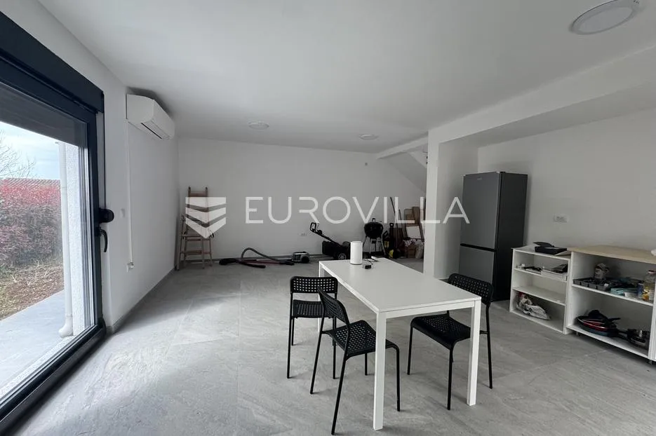 istra, poreč, dvojna kuća 168 m² s 4 spavaće sobe i 3 parkirna mjesta - slika 30