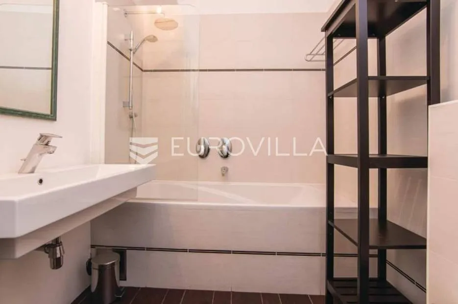 biograd na moru, trosoban stan 90,54m2 u centru grada, 50m od mora - slika 12