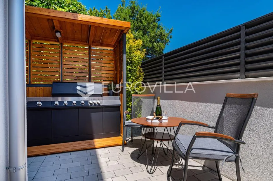 zadar, gornji karin, moderna kuća s bazenom i dva apartmana, 200 m od mora - slika 15
