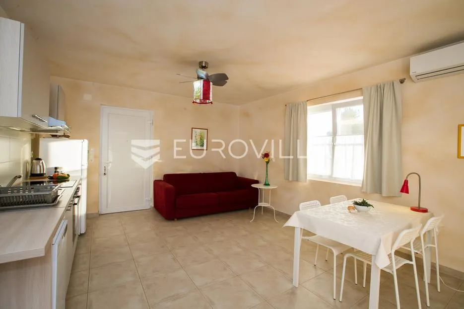 rab, barbat, dvosoban stan 200 m od mora 93 m² - slika 3