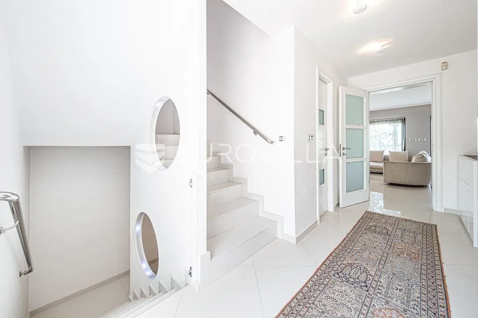zagreb, vrhovec, moderna obiteljska kuća 419 m² - slika 26