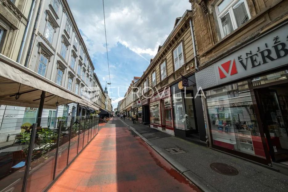 zagreb, centar, teslina, predivan trosoban stan, neto površine 74 m², top lokacija - slika 11