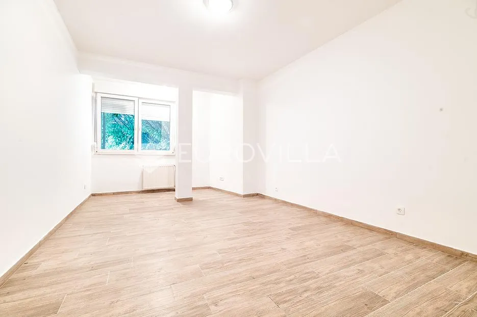 zagreb, zelengaj prostrani peterosoban stan 178 m² u visokom prizemlju - slika 4