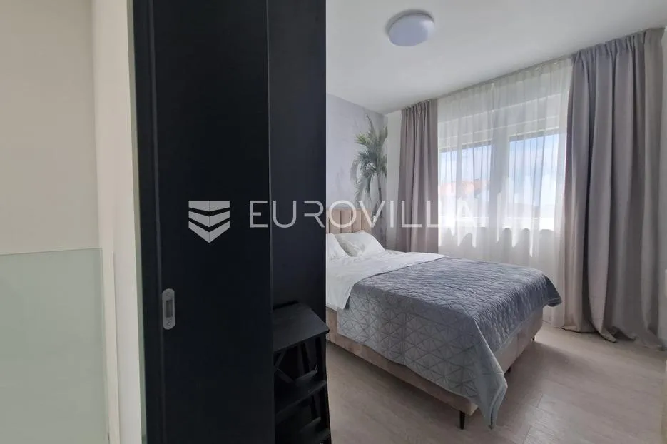 vir, predivna moderna vila s bazenom u centru mjesta, vrhunska lokacija, 450 m od mora - slika 63