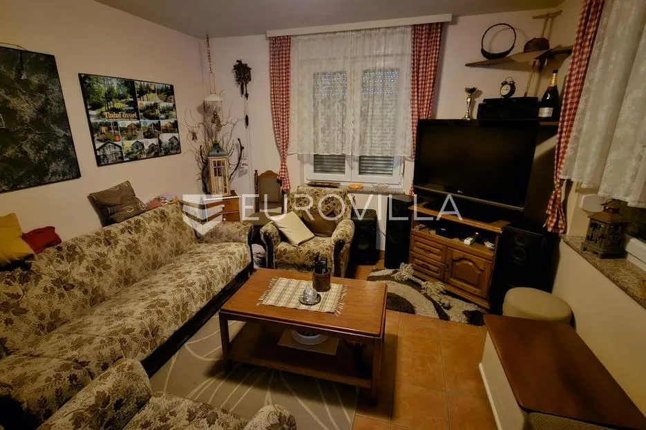 generalski stol, vikendica 133 m² s dvorištem od 300 m² - slika 16