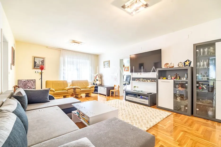 zagreb, gornji bukovac, funkcionalan peterosoban stan s dva parkirna mjesta 153 m² - slika 3