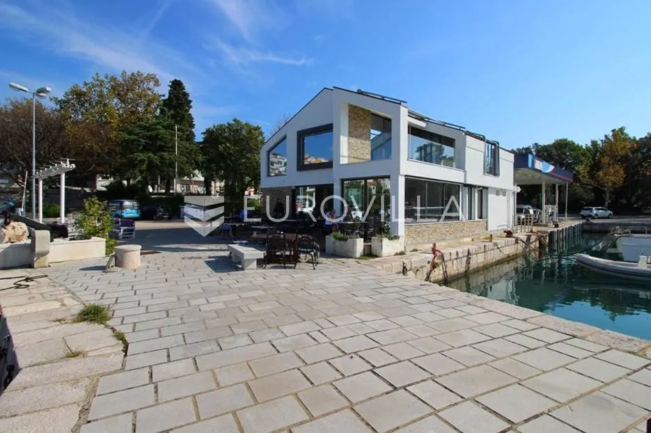 novi vinodolski, ugostiteljski objekt i stan na samom moru 230 m² - slika 11