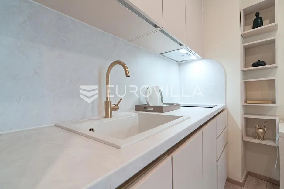 osijek, tvrđa, tri uhodana apartmana 68 m² - slika 5