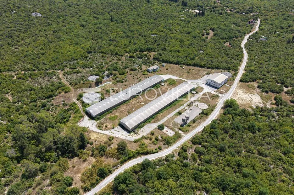 gospodarski kompleks na zemljištu od 27187 m² - slika 2