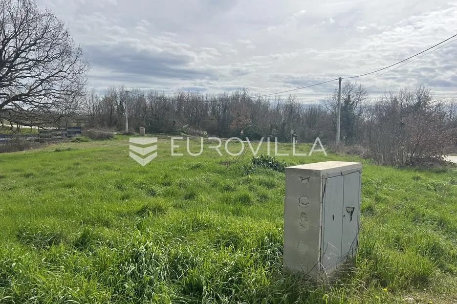 Istra, Juršići - građevinsko zemljište 670 m2 - Juršići, Svetvinčenat