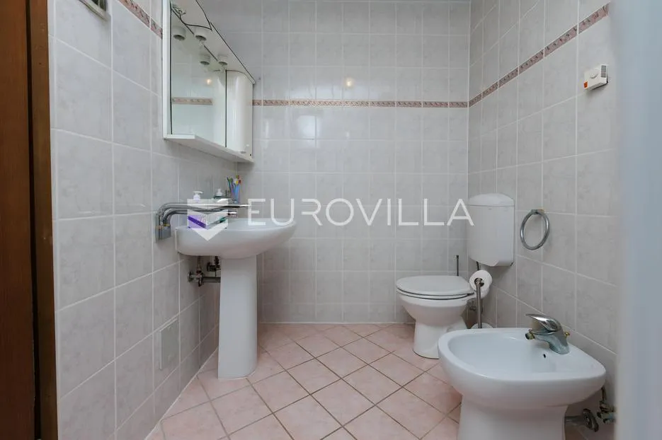 otok krk, njivice, unikatna kamena vila 1.red do mora brp 300 m2 - slika 18