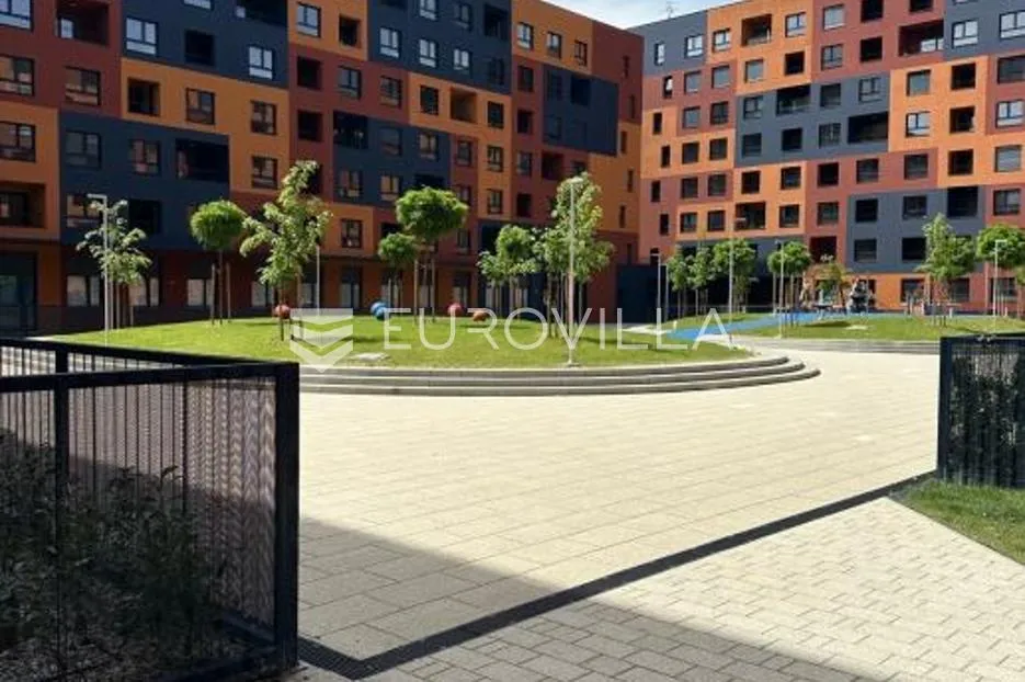 Zagreb, Črnomerec, Prilaz Baruna Filipovića, dvosoban stan 46 m² s vrtom i garažom * 1.najam *
