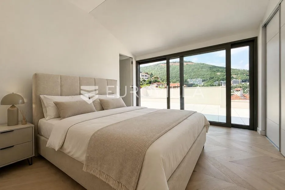 opatija, centar, luksuzan četverosoban penthouse 204 m², 200 m od mora - slika 9