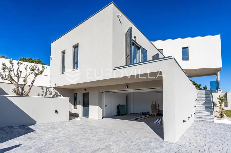 otok murter, betina, prekrasna villa s bazenom - slika 33