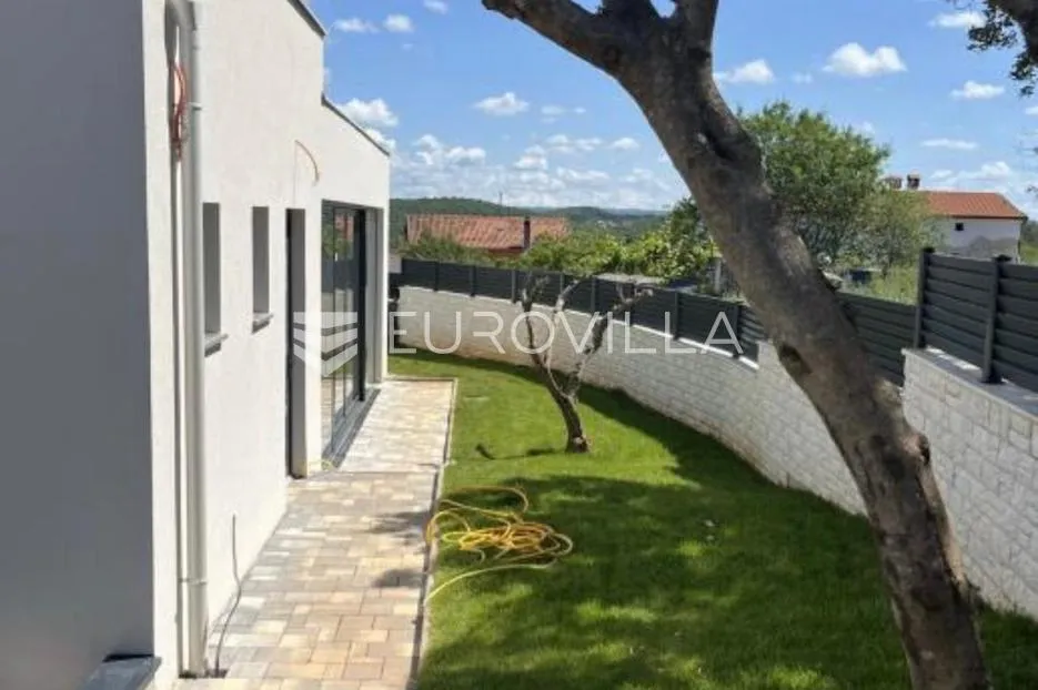 istra, rovinjsko selo, luksuzna prizemnica veličine 218m2 s bazenom, jacuzzijem i saunom - slika 5