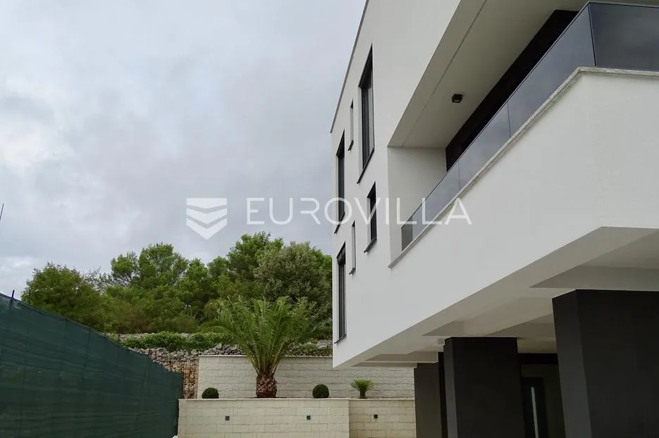 krk, luksuzni penthouse, četverosoban stan 159 m², krovna terasa, 500 m od mora - slika 11