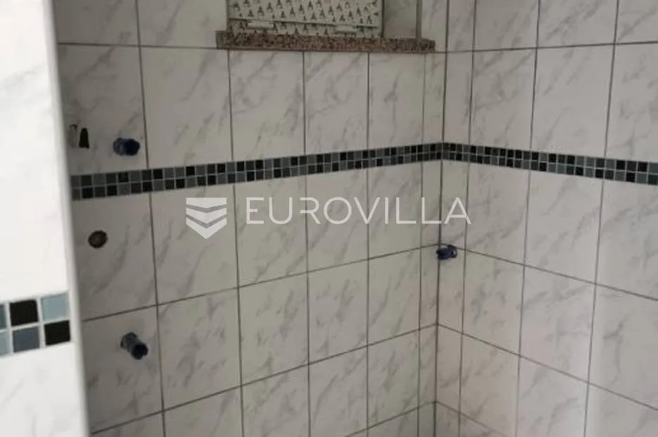 rovinj, poljoprivredno zemljište veličine 4798 m2 sa upisanim objektima - slika 13