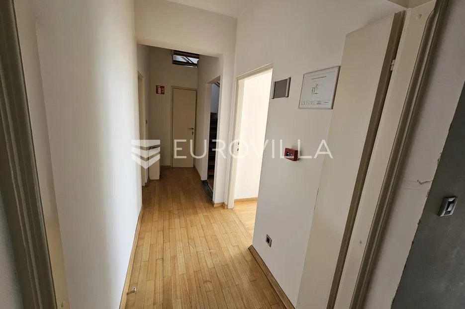 osijek, centar, poslovna zgrada 2. kat, 183 m2 - slika 9