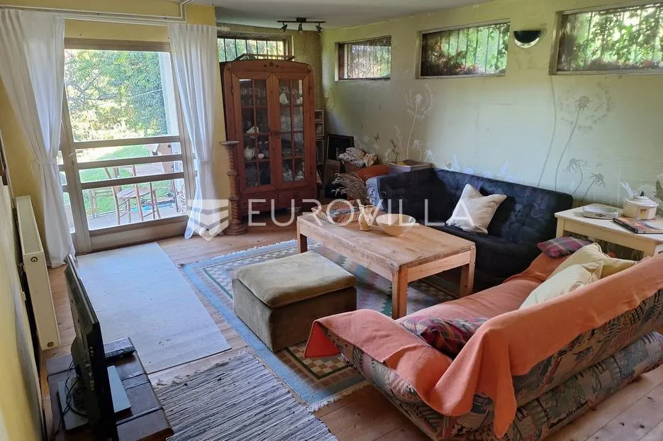 Krašić, kuća 230 m2, 7215 m2 zemljišta