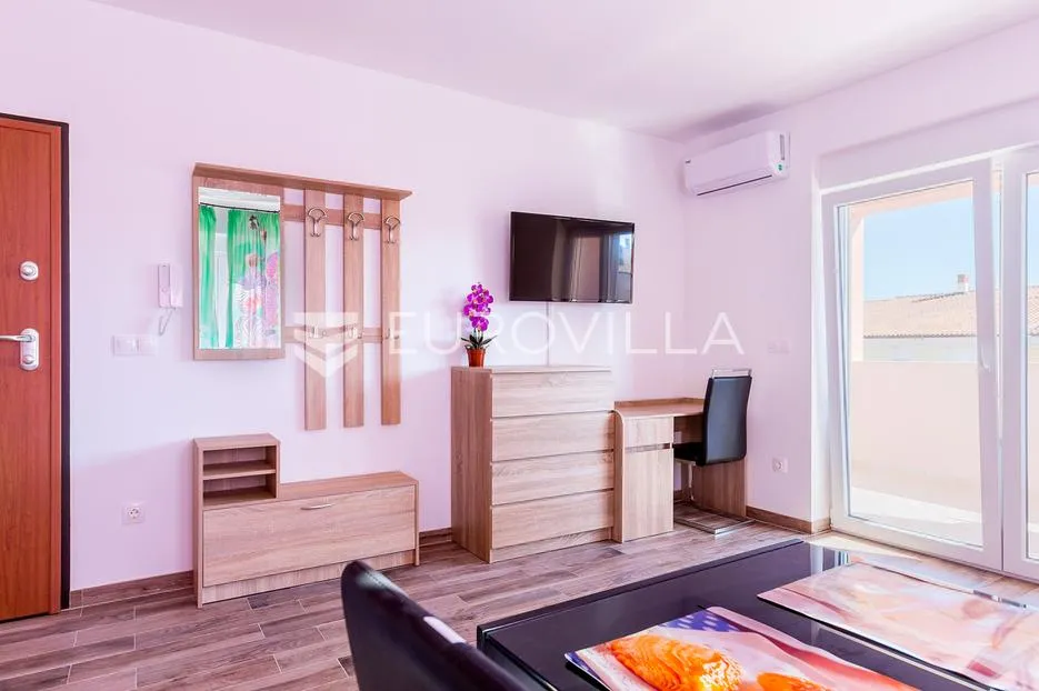 istra, medulin, velika samostojeća kuća sa 7 apartmana 100 m od mora - slika 51