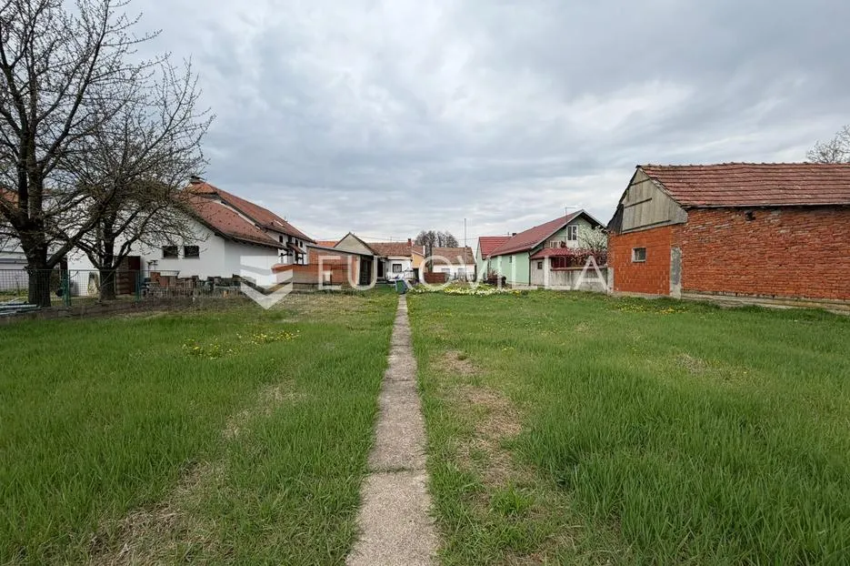 đakovo, kuća i građevinsko zemljište 1007 m², fronta 19 m - slika 8