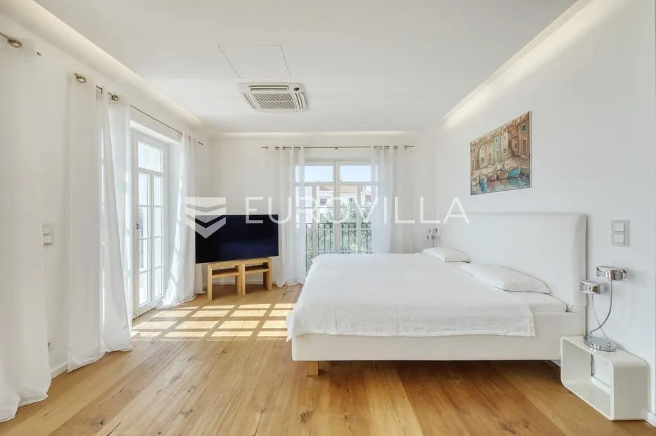 zadar, diklo, moderna i elegantna vila prvi red uz more - slika 20