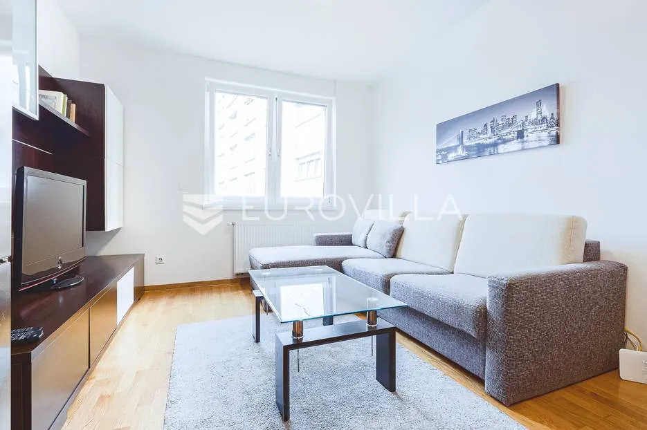 zagreb, centar, prekrasan dvosoban stan 44 m² - slika 5