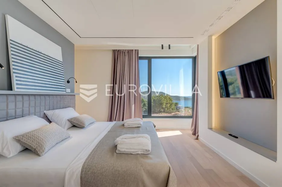 primošten luksuzna vila s bazenom - slika 40